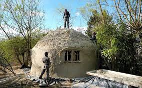 Kerterre Ces Maisons De Hobbit Ecologiques Et A Prix Abordable Kerterre Maison De Hobbit Maison En Torchis