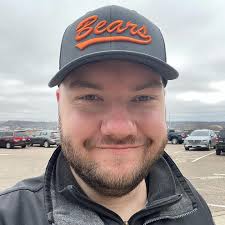 A little over a month ago I finally decided it was time to lose weight. I  talked with @chrishawkeykfan who told me that @liveacenters was the real  deal. With the help of