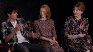 Titolo originale miss peregrine's home for peculiar children. Q A With The Main Cast Of Miss Peregrine S Home For Peculiar Children Youtube