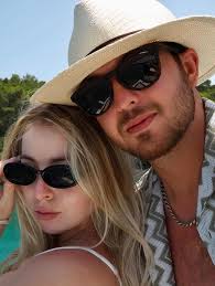 𝕄𝕒𝕣𝕥𝕒 𝕍𝕠𝕝𝕠𝕤𝕙𝕪𝕟