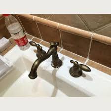 These leg tub faucets are designed for old and new tubs that intend on capturing the look of a antique plumbing. Widespread Antique Brass Gold Two Handle Vintage Bathroom Faucets