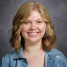 Sarah Dossey's Instagram, Twitter & Facebook