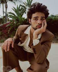 Everything is fun and games until lance discovers. To All The Boys Star Noah Centineo Wants To Give You A Hug Gq