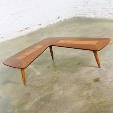 This is a cool retro boomerang coffee table. Mid Century Modern Lane Boomerang Coffee Table With Inlaid Burl Style 1929 Warehouse 414