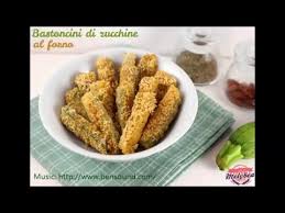 Mescolate ed impanate bene i bastoncini di zucchine, assicuratevi che la panatura. Bastoncini Di Zucchine Al Forno Youtube