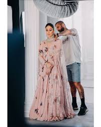 Kareena Kapoor Khan Looks Nothing Less Than Royal As She Shoots For Malabar Diamonds Ad Campaign In 2020 Designer Dresses Indian Indian Wedding Outfits Indian Designer Suits