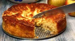 Per combattere lo spreco di pane ecco una manciata di ricette con pane avanzato, che ci aiutano a riciclare in maniera intelligente e utile. La Torta Di Mele Paesana Che Si Fa Col Pane Raffermo Un Dolce Gustoso E Con 190 Calorie
