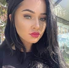 Nadia Harmon's Instagram, Twitter & Facebook