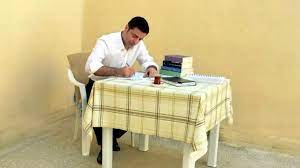 Hdp eş genel başkanı selahattin demirtaş, yaptığı bir konuşmada türk milletini, türkiye cumhuriyeti devletini ve devletin kurum ve organlarını aşağıladığı gerekçesiyle 5 ay hapse çarptırıldı. Selahattin Demirtas A 1 Yil 3 Ay Hapis Cezasi