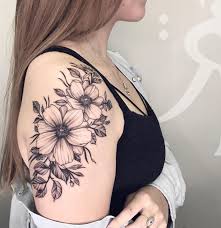 Tatuagens Femininas 2021 Pulso Costas Perna Delicadas As mulheres amam tatuagens pequenas. accessorize