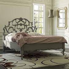 Riccamente ornato, decorerà il vostro letto come un gioiello prezioso. Letto Barocco Con Testata Intagliata