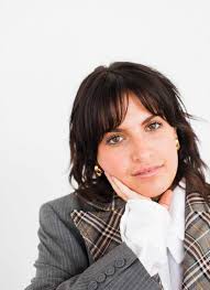 Lara Sweeney's Instagram, Twitter & Facebook