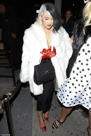 Black And White Fur Coat Cruella Deville Lauren Conrad Reveals Pert Pups As She Transforms Into Cruella De Vil Black And White Wig Long Gloves Dog Obsessed