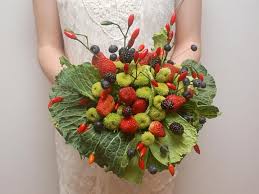 Bouquet Fruits Et Legumes Pour Mariage Bouquet Mariee Decorations De Mariage Rustiques Bouquet De Mariage