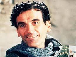 Massimo Troisi avrebbe 70 anni: gli inizi in un teatro parrocchiale, la  censura a Sanremo, l'amicizia con la protagonista di «Flashdance», 20 (+1)  segreti