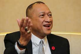 Buat pertama kali, umno menerima tujuh pencalonan untuk jawatan presiden pada pemilihan parti itu, akhir bulan ini. Saya Bukan Presiden Umno Nazri Aziz Air Times News Network