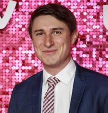Amid the myriad christmas specials peppered around the schedules this star of the show tom rosenthal, who plays the younger goodman son, jonny, in friday night dinner, doesn't think this is necessarily a problem. Friday Night Dinner Series 5 Tom Rosenthal And Simon Bird Talk Returning To The Show Express Co Uk