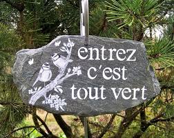 Suspension En Ardoise Naturelle Decoration De Jardin Panneau Pancarte Style Campagne Champetre En 2020 Avec Images Decoration Jardin Idee Deco Jardin Recup Etiquette Jardin