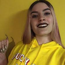 Ayesha Saunders's Instagram, Twitter & Facebook