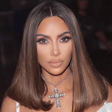 Kim kardashian's long locks are her signature style so when she debuted this shorter style at the ditching her long hair extensions, kim went for a more natural finish which looked incredible on her. Kim Kardashian Sports Chunky 90s Highlights In New Kkw Beauty Campaign Photos Allure