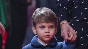 Aktuelle news zu prinz louis von cambridge. Neues Foto An Prinz Louis Drittem Geburtstag Veroffentlicht Promiflash De