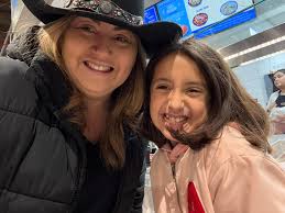 Looking for the best restaurant thin and crispy tortilla chips and good  salsa. The chips are the most important part of my request.