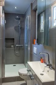 Une Petite Salle D Eau Bien Pensee Plans Petite Salle De Bain Amenagement Salle De Bain Petite Salle De Bain Avec Douche