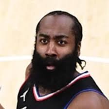 James Harden watching LeBron's dunk 😂 Photo: Lakers Video:  https://bit.ly/3TNXXBB