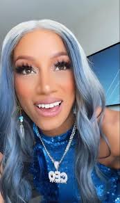 Good Evening Devotees ❤ Love this played it none stop when I heard it a few  years ago.... could almost be a DM B side Your words were spoken Carefully  chosen For