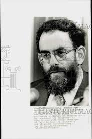 1977 Press Photo David Bardin of Energy Department at Washington news  briefing.