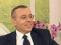 Στο εκκλησάκι της αγίας τριάδος στην ιπποκράτειο πολιτεία, το απόγευμα της παρασκευής 16 ιουνίου, τελέστηκε ο γάμος του. Aimilios Liatsos Niw8w Kala Poy Exasa Thn Perioysia Moy