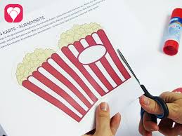 Kino gutschein vorlage einladung geburtstag basteln kinogutschein basteln teenager geburtstag geburtstagseinladungen kinder coole hochzeitseinladungen kinder filme einladungskarten. Kino Geburtstag Mit Popcorn Einladung Balloonas
