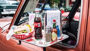 14 Classic American Drive In Restaurants That Are Still In Operation Hot Dog Stand Catering Food Displays Burger Bar Party