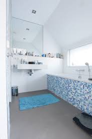 pin van ruuth vervoort op gietvloeren badkamers landelijke badkamers badkamer tegel badkamer