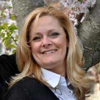 Roxanne Burkhart's Instagram, Twitter & Facebook