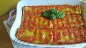 Ponete sul fuoco una pentola con abbondante acqua e sale e lessate le sfoglie di lasagne ricce per. Rotolini Di Lasagna Ricetta Furba Ricette Rotoli Di Lasagne Idee Alimentari