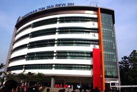 Bukan itu sahaja, beliau orang asing yang pertama dalam sejarah pentadbiran british yang menjadi pengerusi suruhanjaya pelembagaan. Tunku Abdul Rahman University College