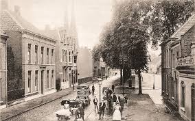 1944 Vanaf Loopbrug Koestraat 1 Met Rechts Hoedenwinkel En Cafe En Links Ergens Inrit Naar Schouwburg Vaag Is De Heuvelse Kerk T Foto S Oude Foto S Kerken
