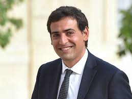 Attal estudió en la école alsacienne. Stephane Sejourne La Biographie De Stephane Sejourne Avec Voici Fr