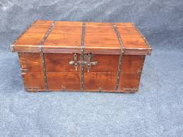 The coffee table features a rough sawn light sonoma oak finish. Good Teak Tea Chest Coffee Table 284930 Sellingantiques Co Uk