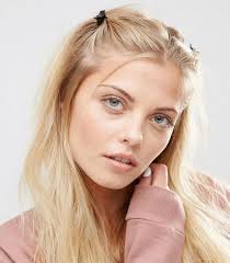 This hair jaw has a special part that covers metal spring, so your hair or skin wouldn't touch the metal. 20 Claw Clip Hairstyles For Any Hair Length Momooze Com