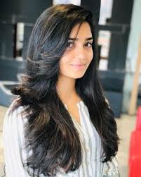 Ecco 120 foto a cui ispirarsi! Capelli Scalati 2021 Tutti I Nuovi Hairstyle Di Tendenza