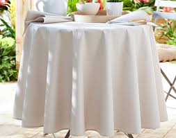 Le tissu enduit coton est donc disponible dans des dimensions qui conviennent à toutes les formes de tables : Linge De Table Coton Enduit Uni Becquet