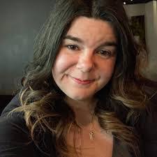 Taryn Starkey's Instagram, Twitter & Facebook