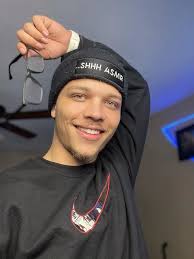 Promote with Cameron Walker (@spicyycam_)