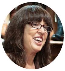 Elizabeth Lawless's Instagram, Twitter & Facebook