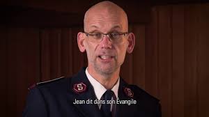 Son père, daniel, n'a pas les moyens de payer po. Le Message De Noel Plein D Espoir De Nos Commissaires Youtube