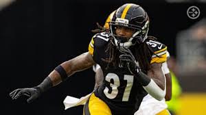 Four-Down Territory: Steady hands in shuffled secondary