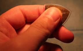 5 Tips Memilih Dan Membeli Pick Gitar Dan Bass Yang Tepat
