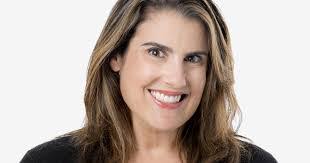 Melanie La's Instagram, Twitter & Facebook